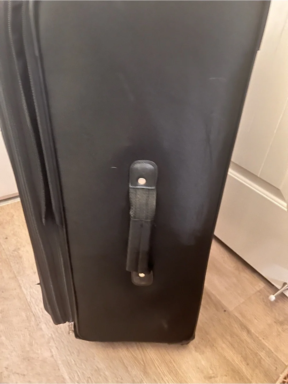 Sharper Image Black Upright luggage 30” with Front Organizer Pockets